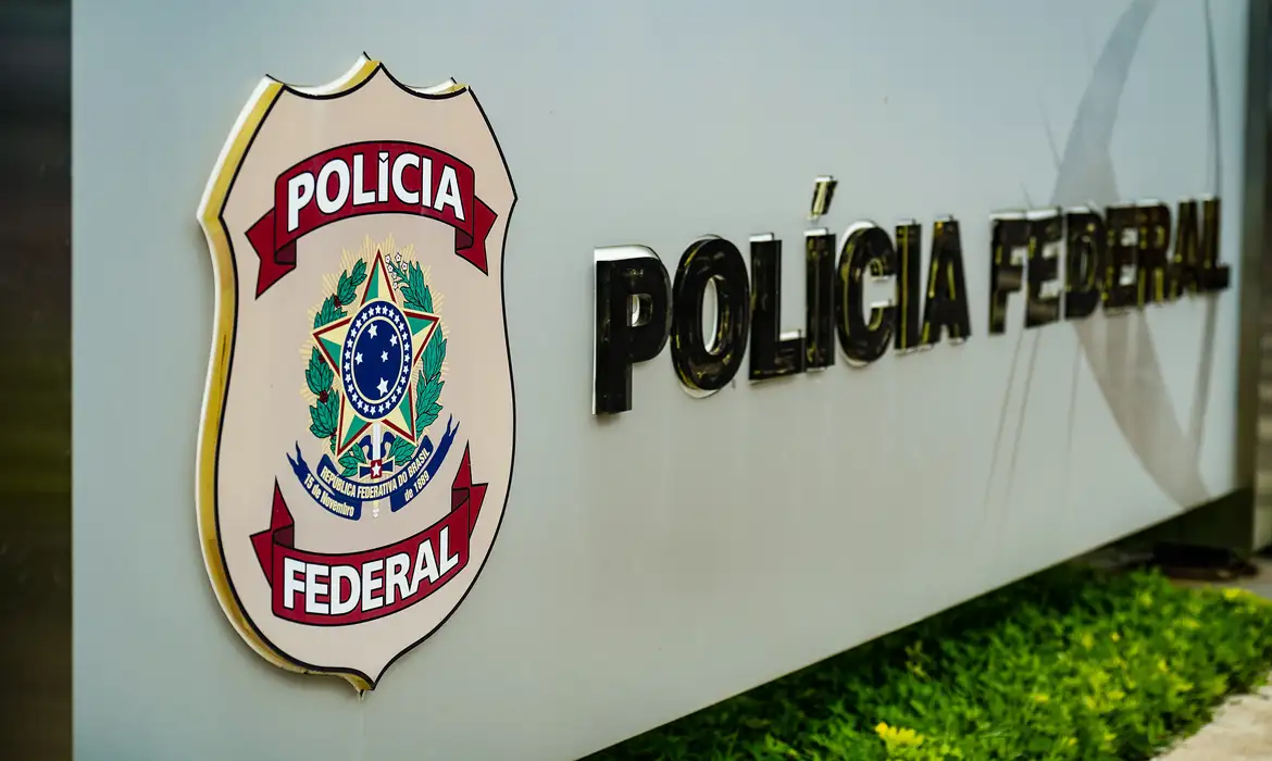 Polícia Federal cumpre mais de 100 mandados em operação contra abuso sexual de crianças