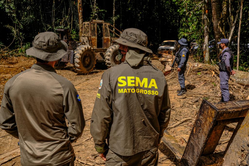 Sema embargou área equivalente a 300 mil campos de futebol em MT