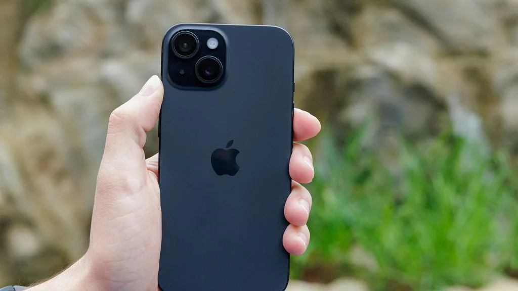 iPhone 15 foi o celular mais vendido do mundo no 3º trimestre