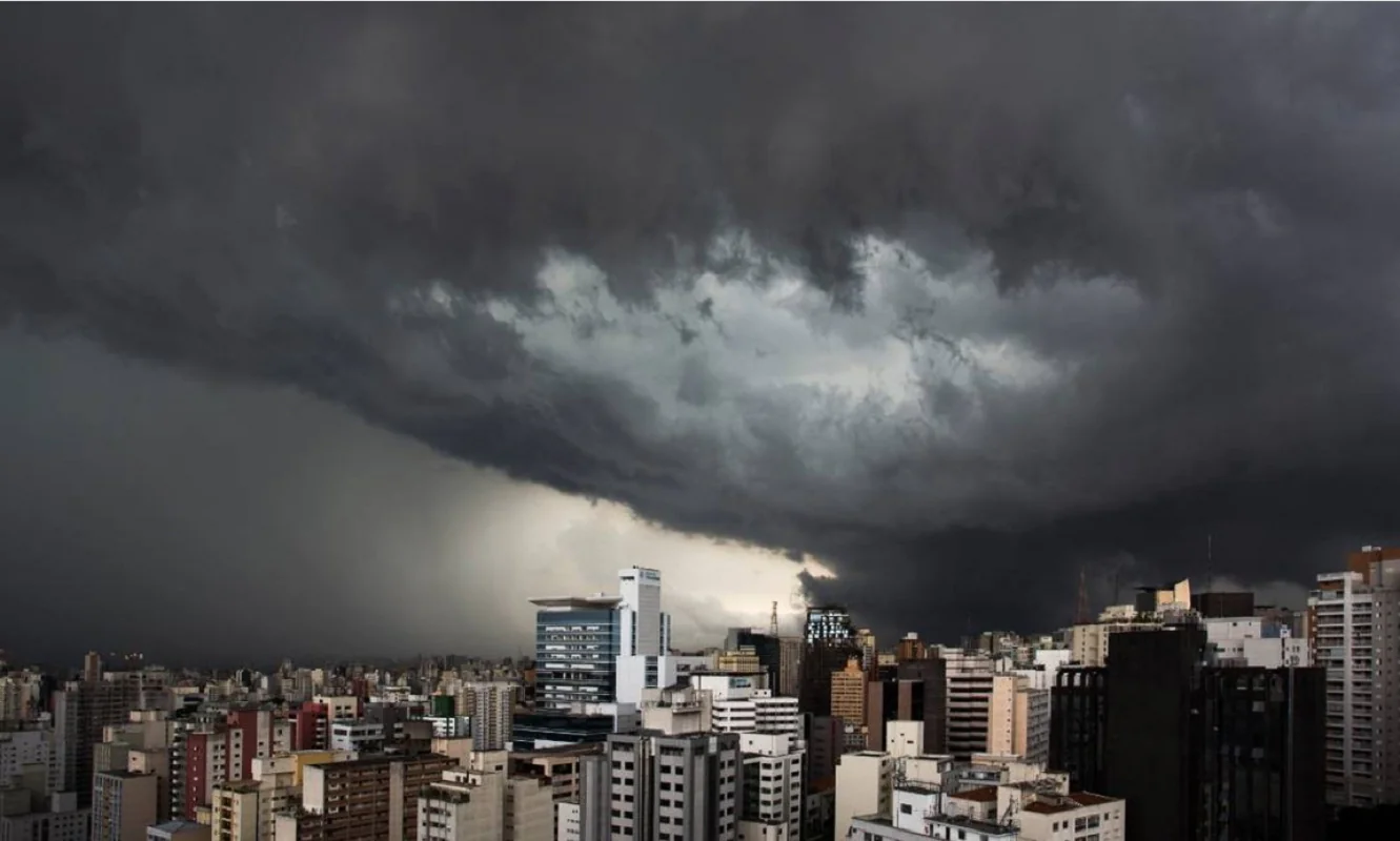 Brasil em alerta: tempestades severas chegam ao país nesta quarta-feira (27)