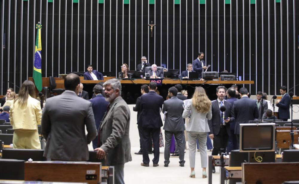 Câmara aprova projeto de cadastro e castração química de pedófilos