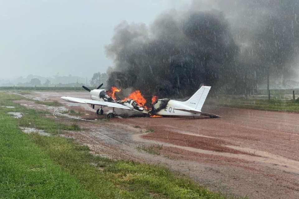 Avião com Matrícula Cancelada Pousa Forçadamente e é Incendiado em Brasnorte