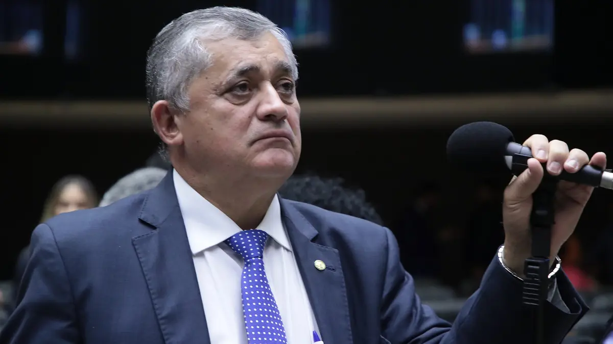 Líder de Lula erra e publica dados de inflação baixa do governo Bolsonaro