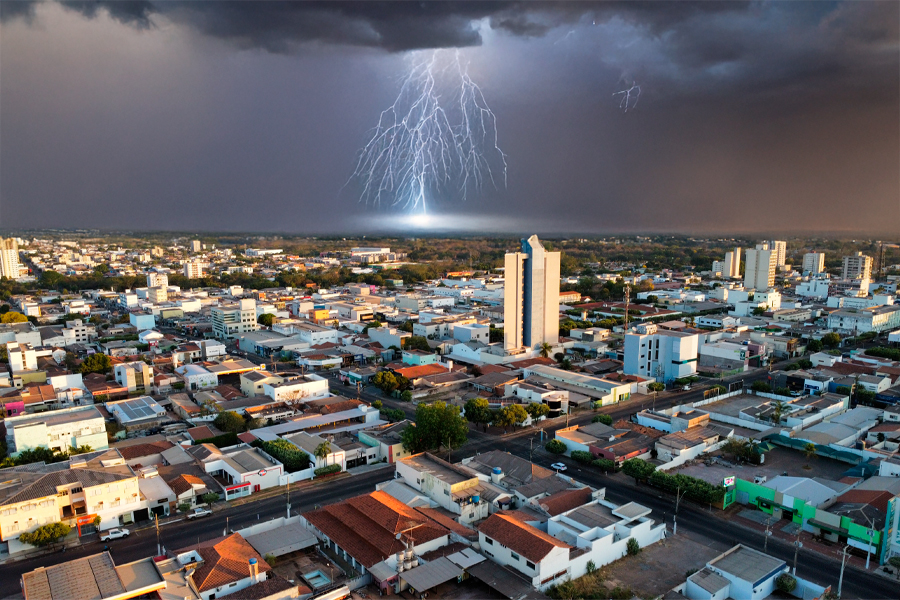 Previsão de novos temporais em MT deixa Energisa em estado de alerta