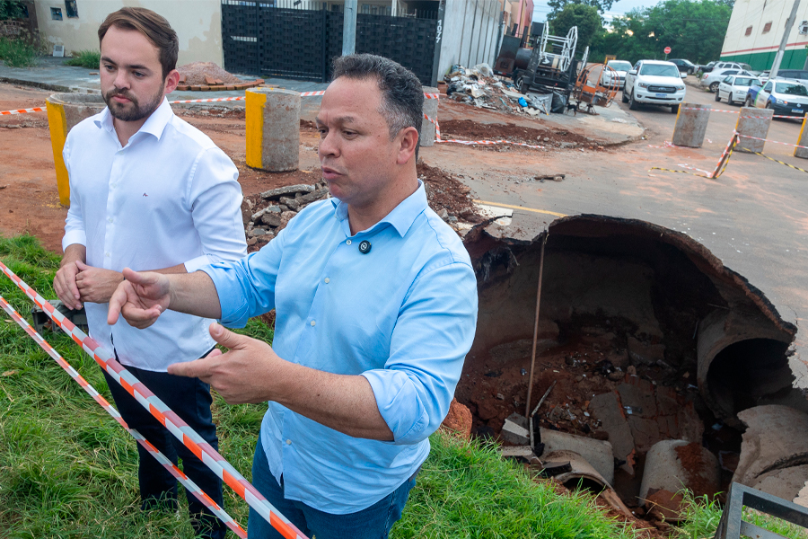 Rondonópolis | Chuva forte abre cratera no Jardim América 