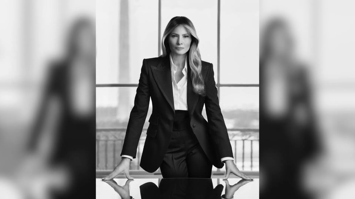 Foto oficial de Melania Trump para novo governo dos EUA é divulgada