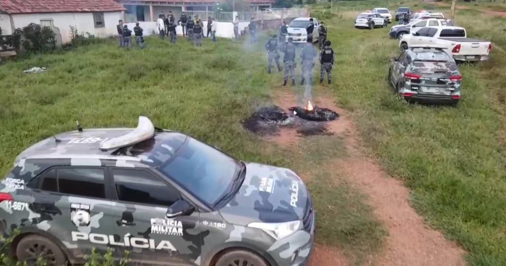 Polícia Militar impede invasão de terras em zona rural de Poxoréu; oito pessoas são presas