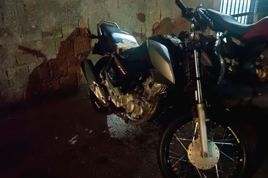 Motociclista é abordado em blitz e apreendido por dirigir sem habilitação em Rondonópolis