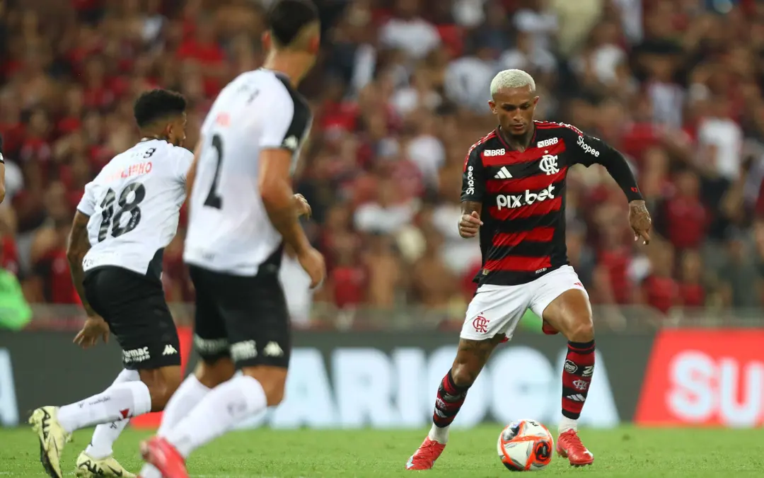 Athirson vê Wesley, destaque do Flamengo, com potencial para Seleção Brasileira