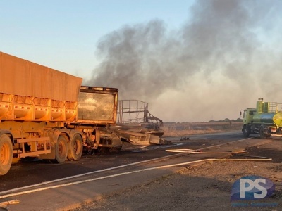 Dois homens morre em grave acidente na BR-163