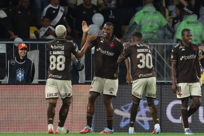 vasco-vence-o-classico-dos-gigantes-contra-o-fluminense-e-se-aproxima-do-g-6-do-brasileirao