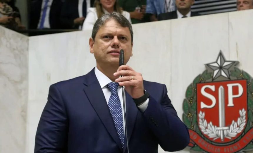 tarcisio-traz-a-tona-discussao-sobre-conexao-entre-pcc-e-pt-e-dispara:-“dialogos-cabulosos”