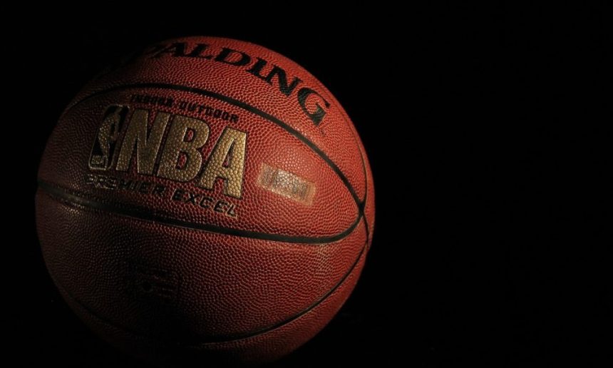 detido-por-suspeita-de-manipulacao-de-jogos-e-mafia,-treinador-da-nba-sai-da-prisao-apos-fianca