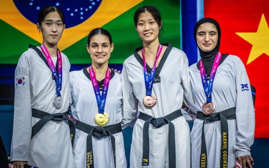 maria-clara-pacheco-conquista-ouro-no-mundial-de-taekwondo