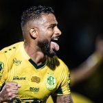 reinaldo-esta-suspenso-diante-do-botafogo