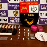 PM prende suspeito com 12 porções de cocaína e munição no Jardim Itapuã em Rondonópolis nesta quarta 19/11.