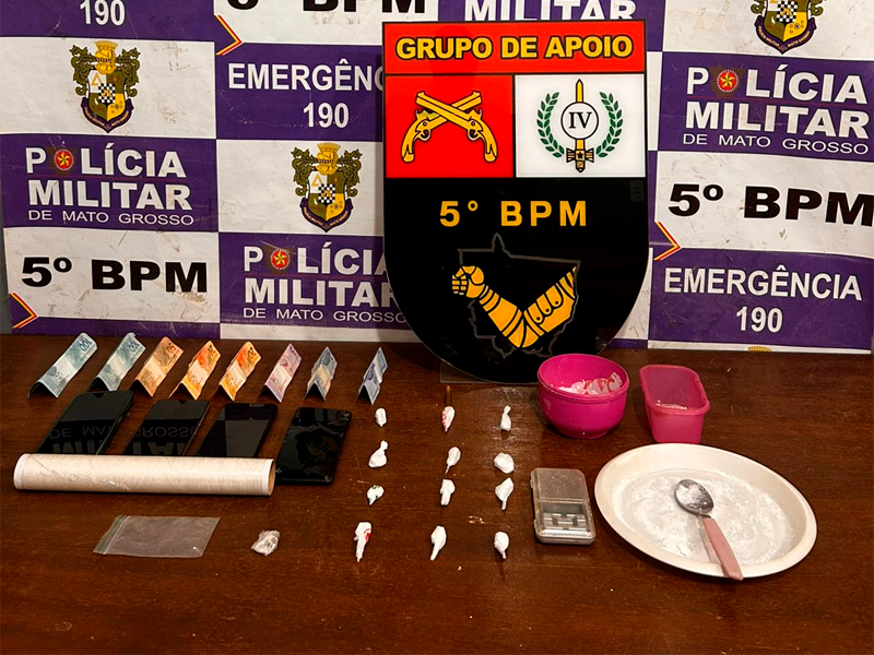 PM prende suspeito com 12 porções de cocaína e munição no Jardim Itapuã em Rondonópolis nesta quarta 19/11.