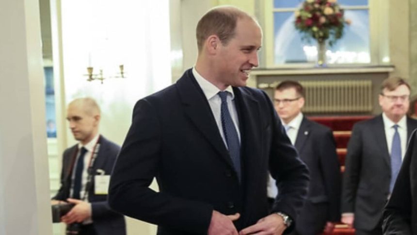 principe-william-e-recebido-no-pao-de-acucar-com-as-‘chaves-do-rio’-e-interage-com-turistas