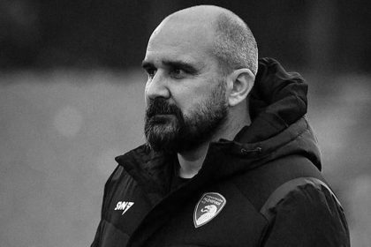 tecnico-morre-apos-passar-mal-durante-jogo-na-servia