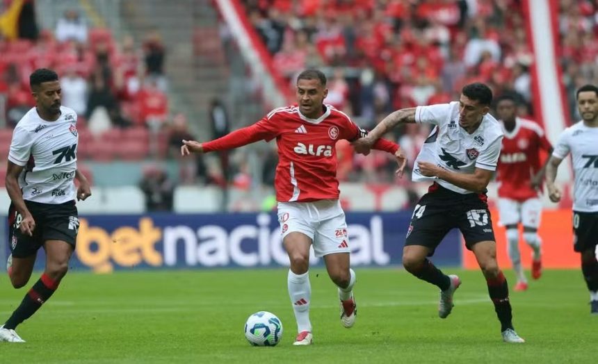 ‘flertando-com-o-perigo’,-vitoria-e-internacional-se-enfrentam-no-barradao