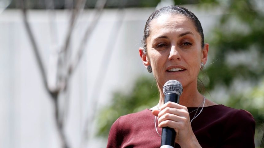 imagens-revelam-assedio-a-presidente-do-mexico-no-meio-de-publico