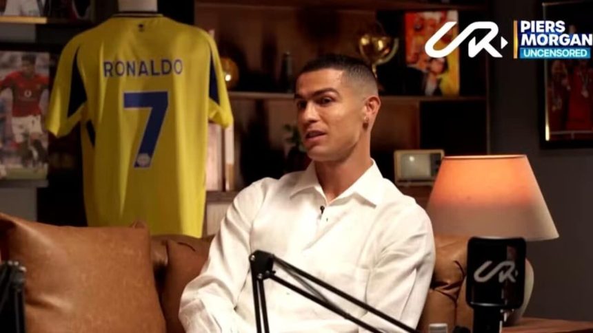 cristiano-ronaldo-demonstra-admiracao-por-donald-trump-e-diz-que-ele-“pode-mudar-o-mundo”