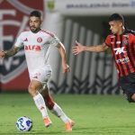 vitoria-x-internacional:-time-baiano-vence-confronto-direto-na-luta-contra-o-rebaixamento