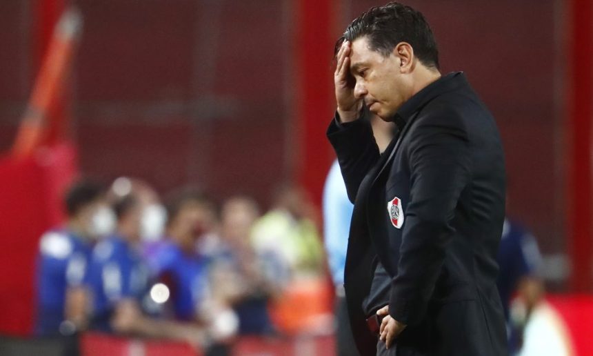 river-plate-toma-decisao-sobre-o-futuro-de-gallardo:-‘momento-dificil’