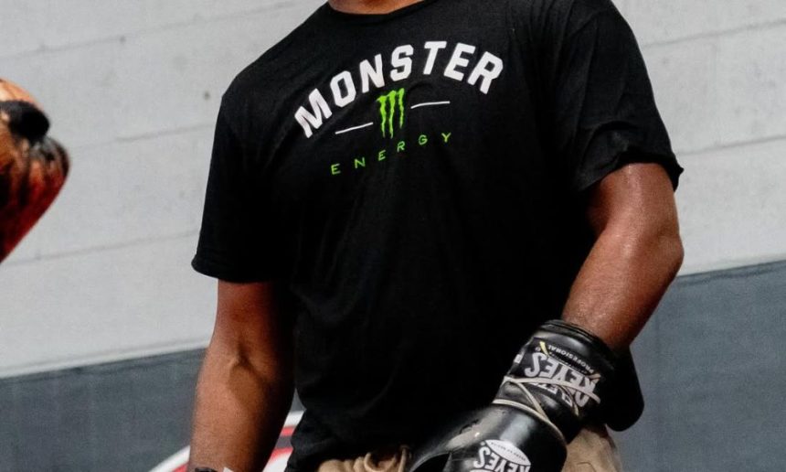 jon-jones-nao-poupa-aspinall-depois-de-polemica-no-ufc-321:-“ele-desistiu”