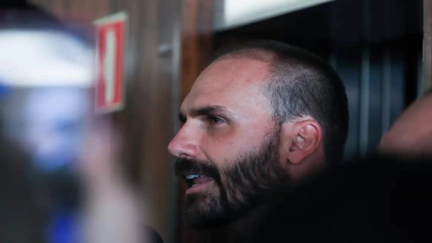 eduardo-bolsonaro-tem-uma-“carta-na-manga”-para-concorrer-a-presidencia-em-2026