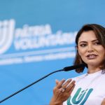 em-evento,-michelle-bolsonaro-reafirma-jair-como-unica-opcao-em-2026-e-critica-o-stf