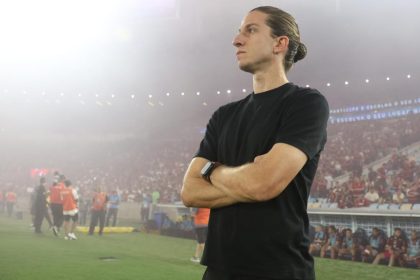 ‘nao-me-reconheco’:-filipe-luis-demonstra-preocupacao-e-foca-na-recuperacao