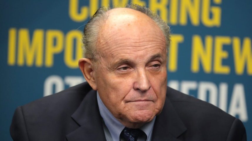 trump-concede-perdao-presidencial-para-rudy-giuliani-e-outros-nomes