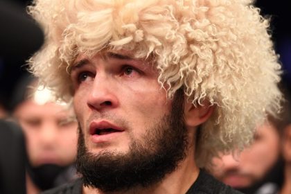khabib-abre-o-jogo-sobre-decisao-de-se-aposentar-do-mma:-“nao-foi-facil”