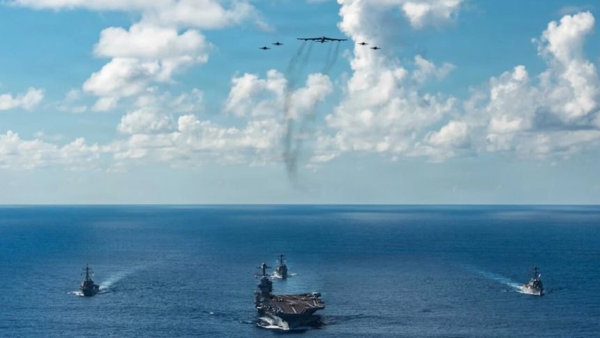 marinha-dos-eua-impressiona-ao-exibir-grupo-de-ataque-de-porta-avioes-no-caribe