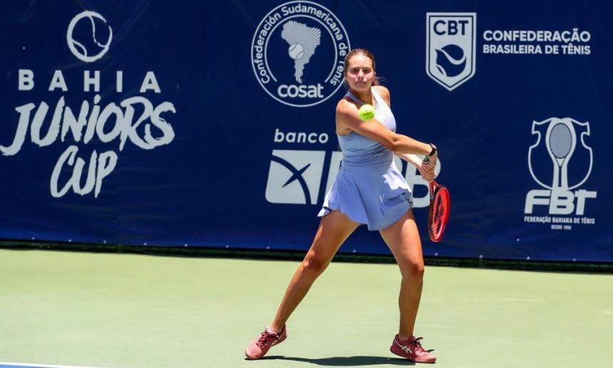 baiana-nathalia-tourinho,-de-14-anos,-vai-a-semi-do-40o-bahia-juniors-cup