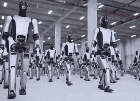 video:-chinesa-entrega-“exercito-de-robos”-que-vao-trabalhar-24-horas-por-dia