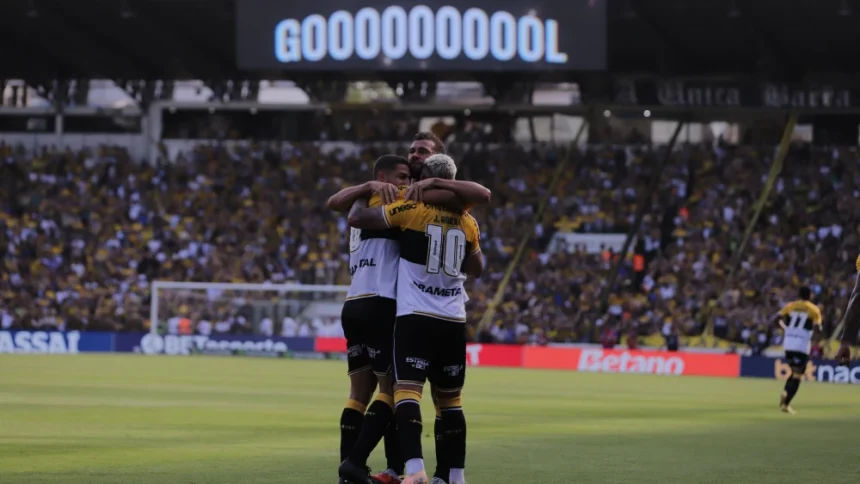 criciuma-vence-botafogo-sp-no-heriberto-hulse-e-fica-proximo-do-acesso