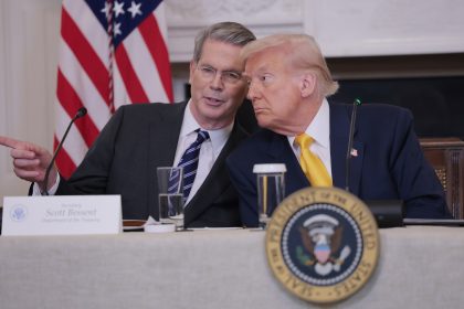 bessent:-eua-apostam-em-cortes-de-tarifa-e-imposto-para-aliviar-custo-de-vida-em-2026