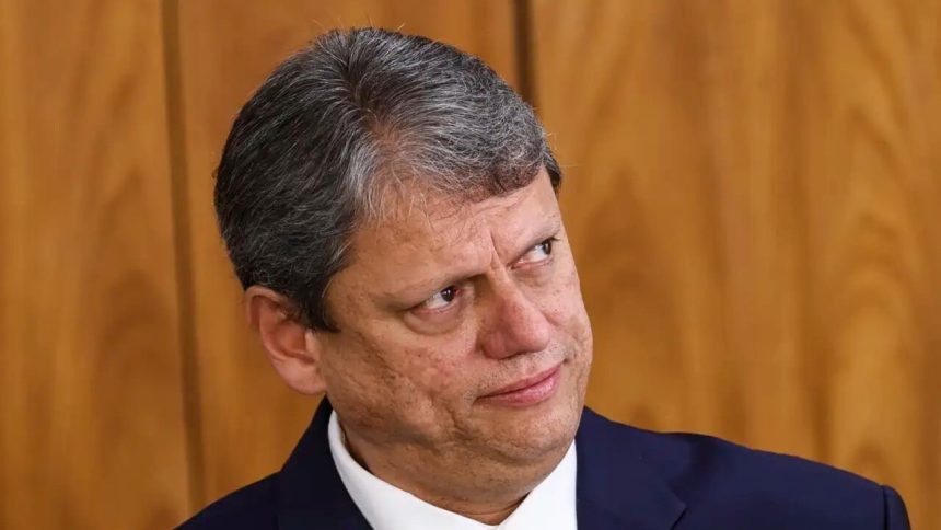 tarcisio-diz-que-o-pais-retoma-o-rumo-e-“volta-a-funcionar”-se-“trocar-o-ceo”