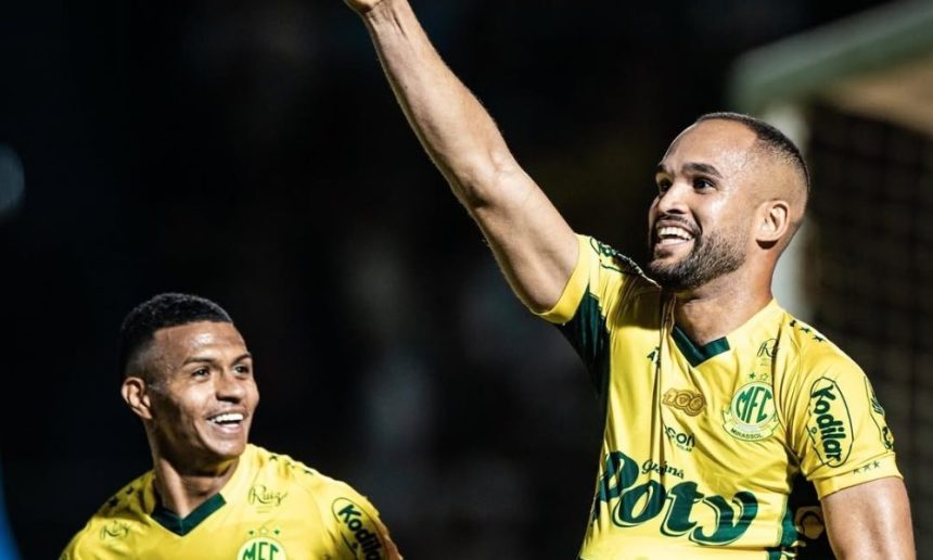 joao-victor-fala-da-expectativa-da-partida-diante-do-santos:-‘jogo-mais-dificil-do-ano’