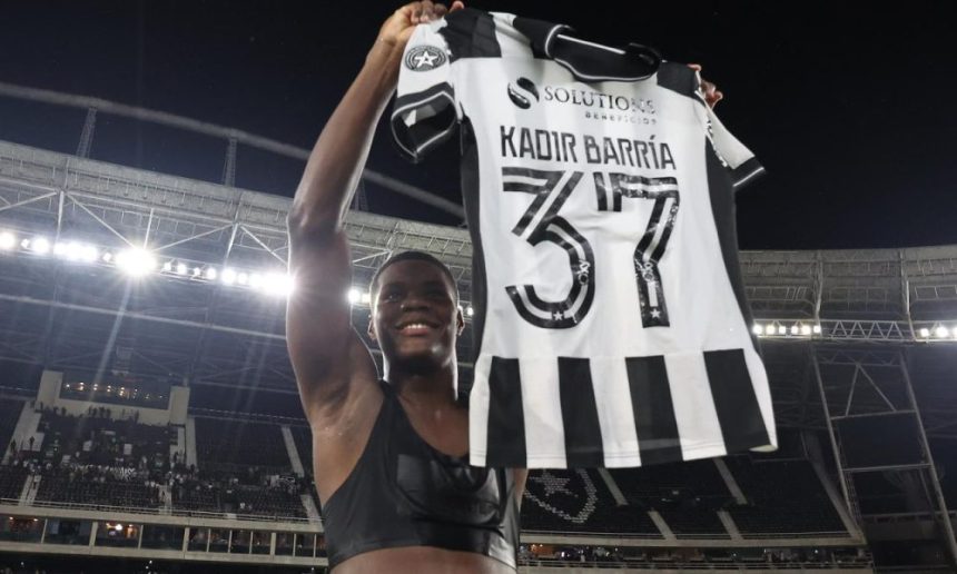 “sempre-sonhei-com-esse-momento”:-kadir-decide-virada-epica-do-botafogo-no-nilton-santos