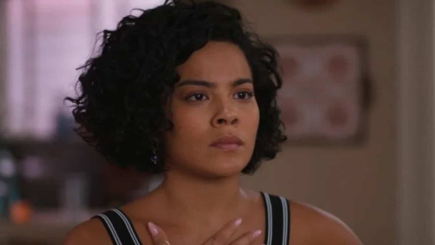 bella-campos-revela-que-foi-mordida-por-jacare-durante-gravacao-de-novela