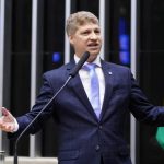 camara-aprova-emenda-que-proibe-presos-de-votarem