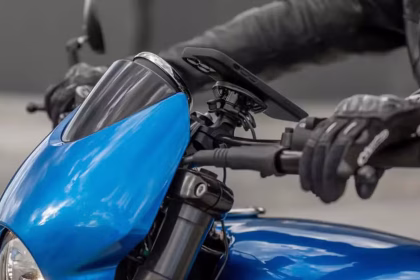 legislacao-de-transito:-suporte-de-celular-em-motocicletas-e-proibido?-entenda-a-resposta-da-prf