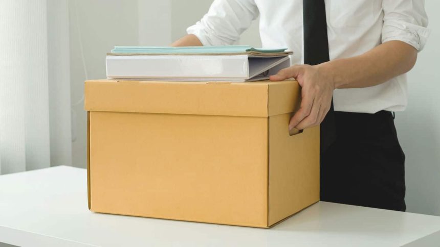 demissoes-em-massa-abalam-gigante-da-telefonia-movel-e-13-mil-trabalhadores-serao-afetados