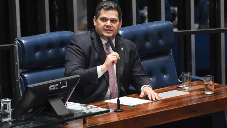 alcolumbre-sinaliza-que-vai-a-tribuna-para-discursar-contra-messias