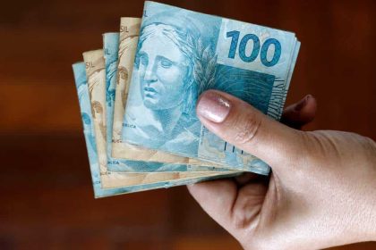 antecipacao-do-saque-aniversario:-como-escolher-o-melhor-banco-e-garantir-a-liquidez