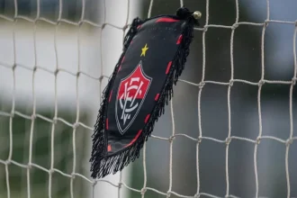 vitoria-deixa-o-z-4-e-precisa-so-de-si-para-escapar-do-rebaixamento