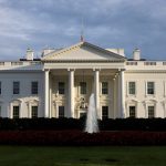 dois-membros-da-guarda-nacional-sao-baleados-em-washington-perto-da-casa-branca